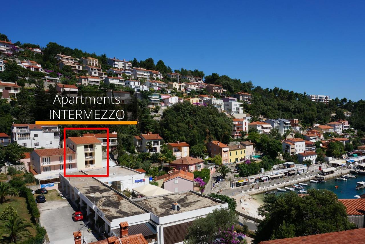 Studio Apartment Michelle - Intermezzo With Sea View Rabac Dış mekan fotoğraf