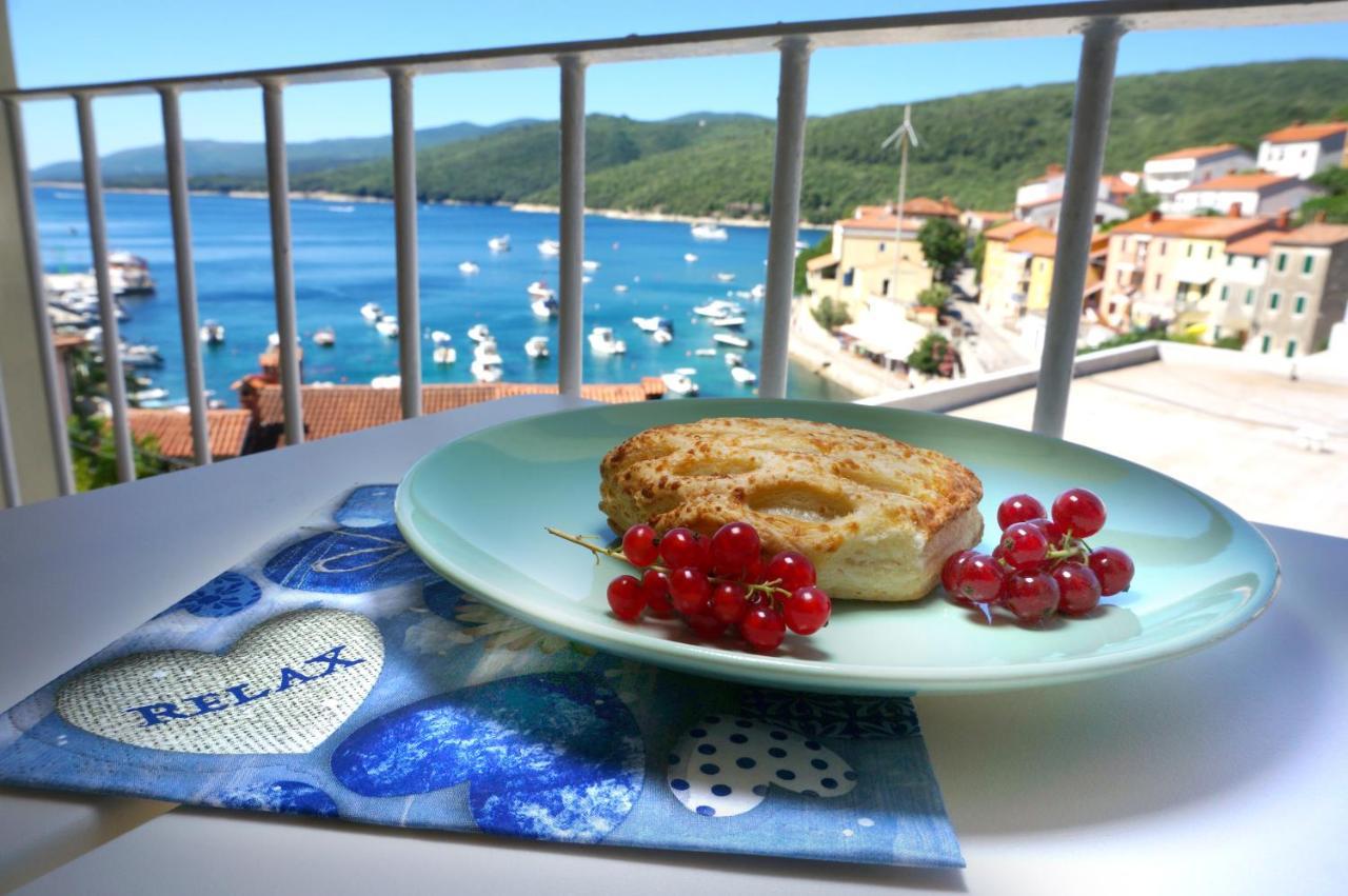 Studio Apartment Michelle - Intermezzo With Sea View Rabac Dış mekan fotoğraf