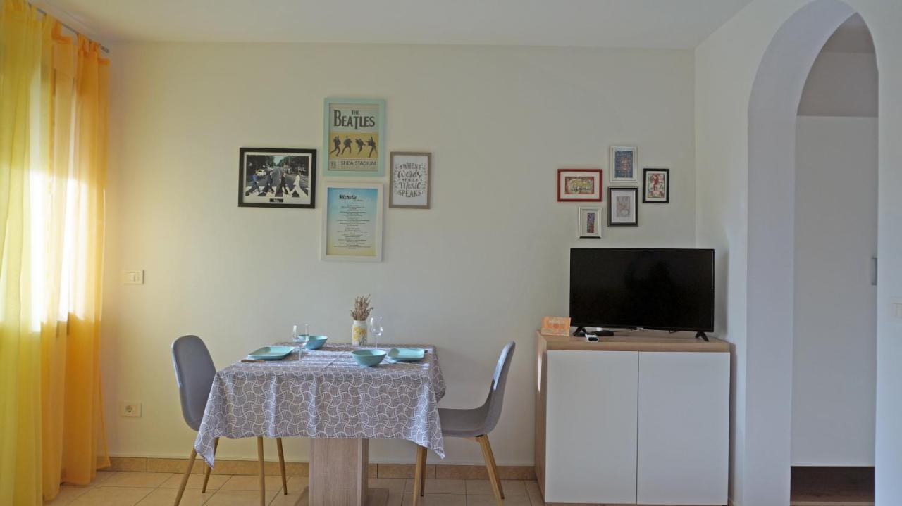Studio Apartment Michelle - Intermezzo With Sea View Rabac Dış mekan fotoğraf