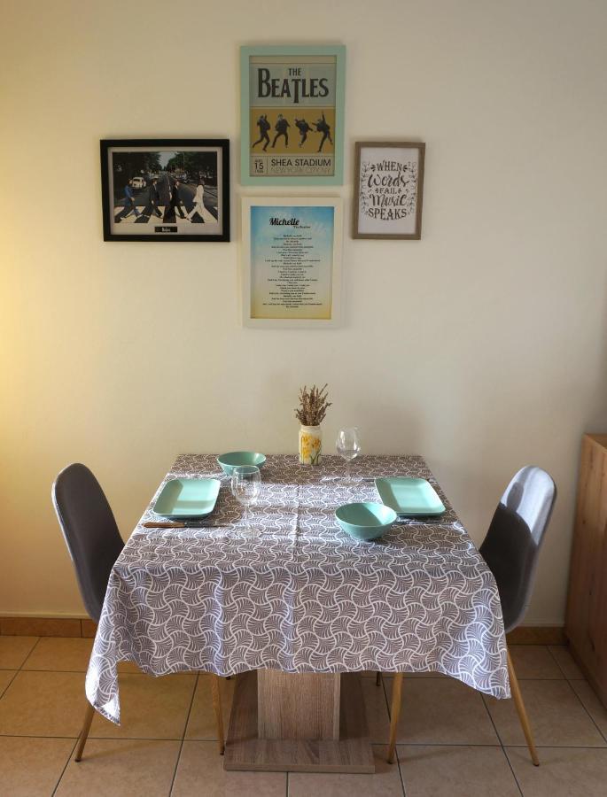 Studio Apartment Michelle - Intermezzo With Sea View Rabac Dış mekan fotoğraf